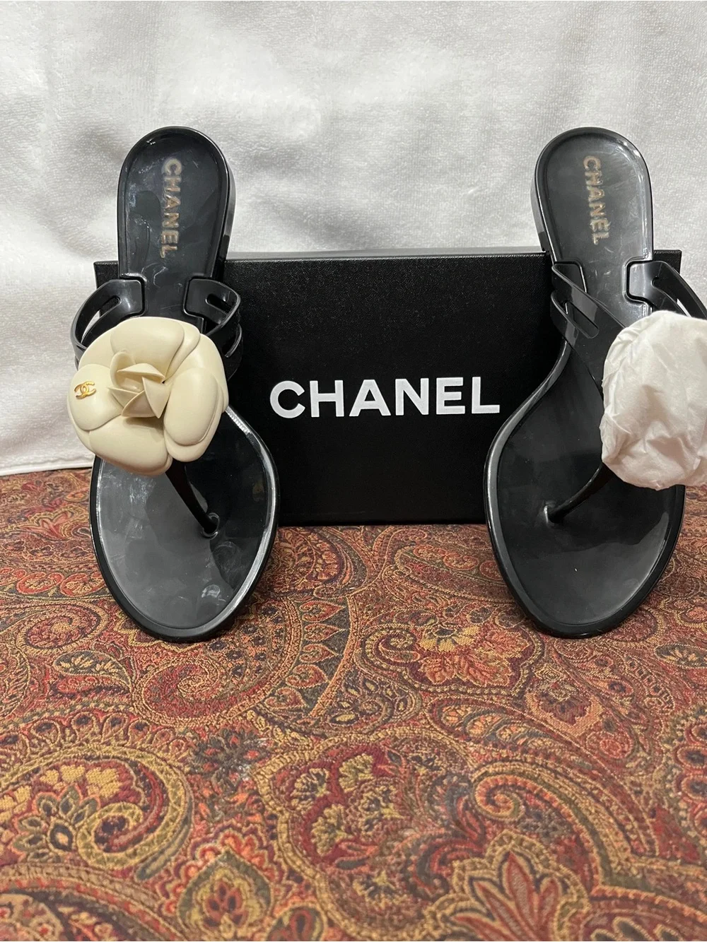 CHANEL elevate your